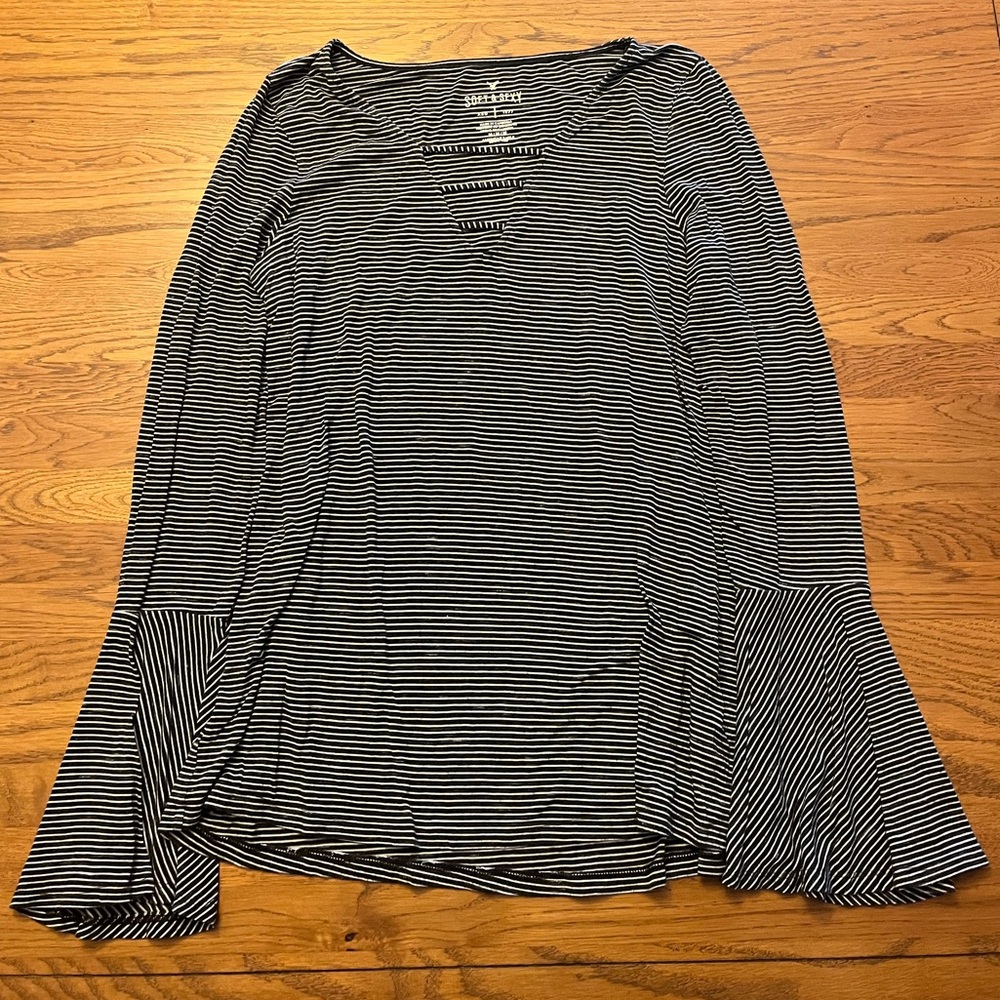 American Eagle Outfitters Black and White Ruffled Long Sleeve Blouse